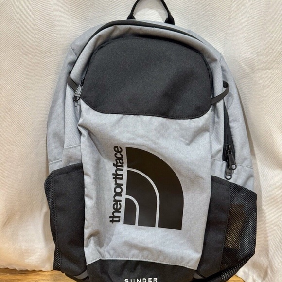 The North Face Backpack 32L Sunder Hiking School Travel Large New Grey/Black - Picture 1 of 8